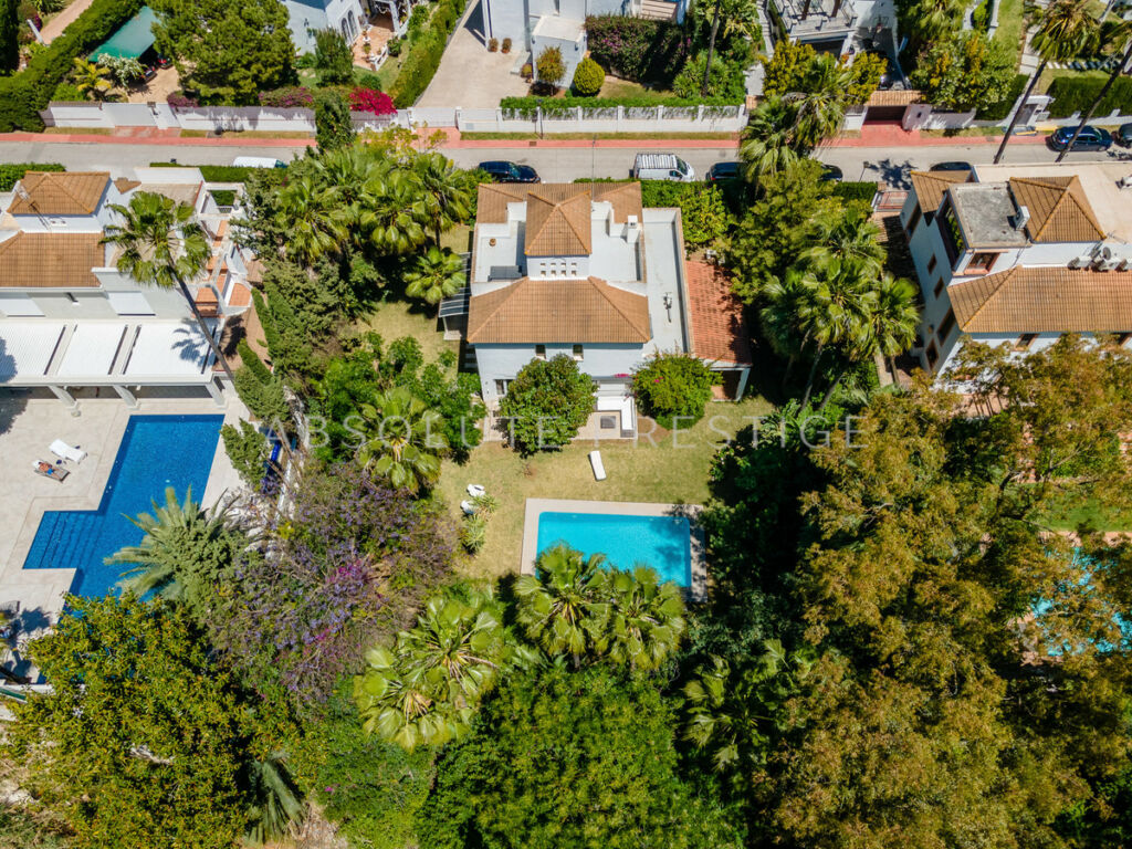 Detached Villa Nueva Andalucía Málaga - image 35