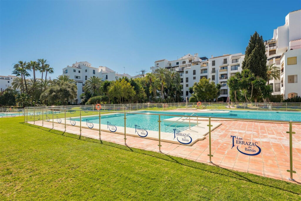 Middle Floor Apartment Puerto Banús Málaga - image 35