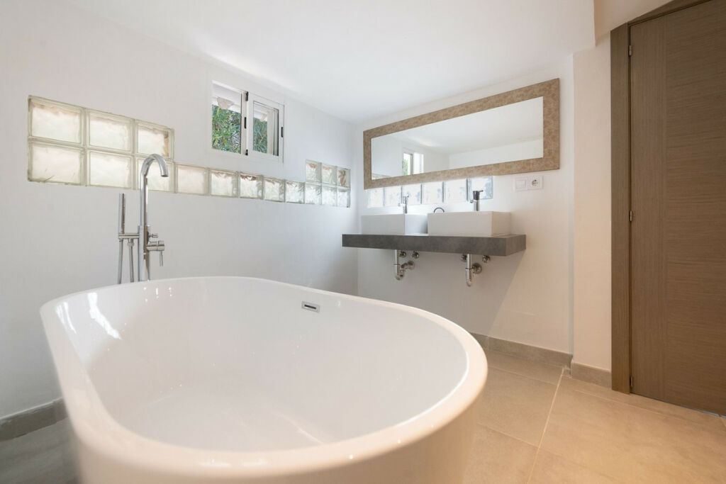 Detached Villa Hacienda Las Chapas Málaga - image 35