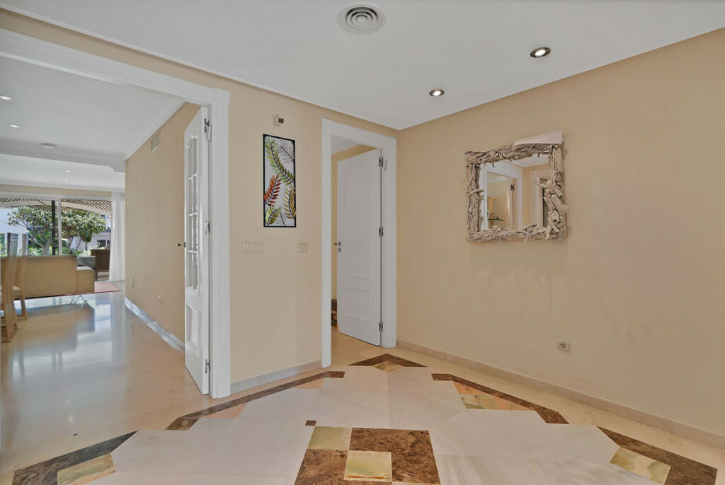 Ground Floor Apartment New Golden Mile Málaga - image 36