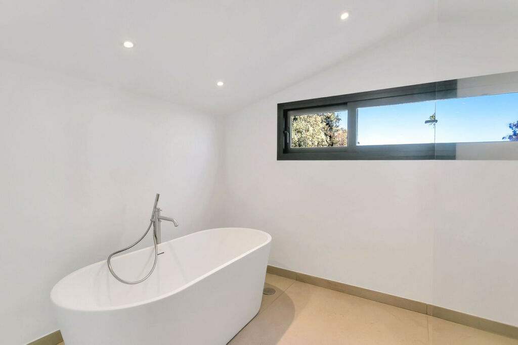 Detached Villa Cabopino Málaga - image 36