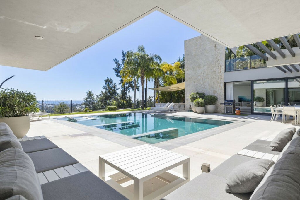 Detached Villa Benahavís Málaga - image 36
