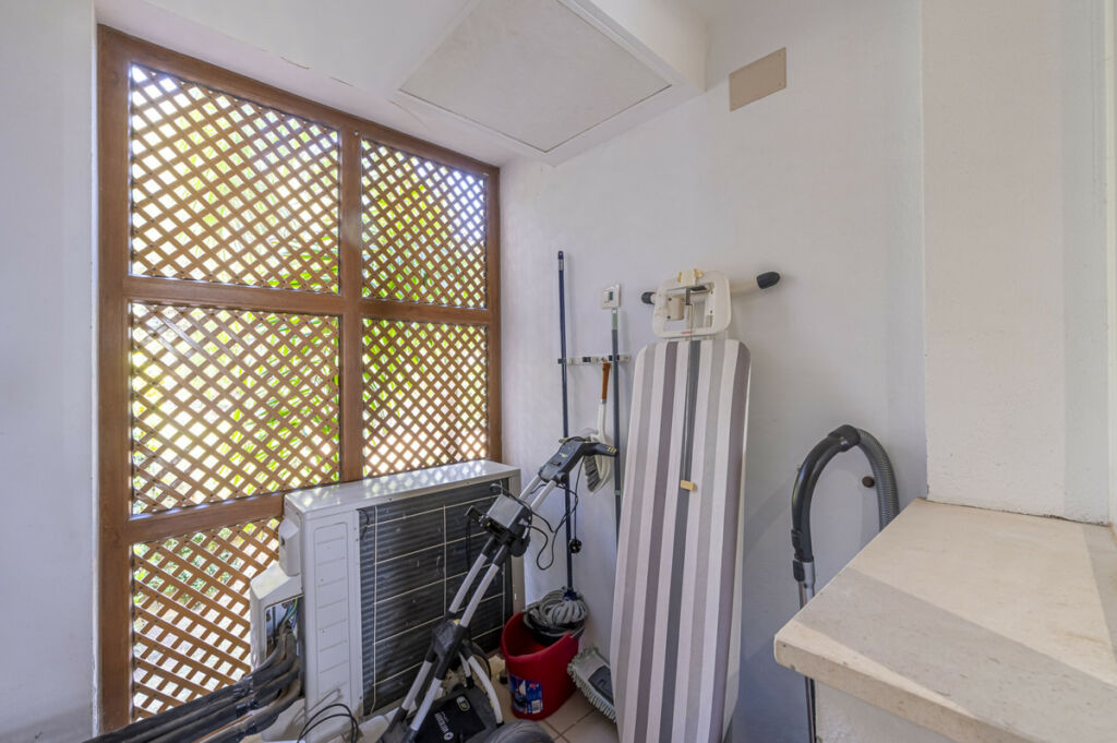 Middle Floor Apartment Estepona Málaga - image 36