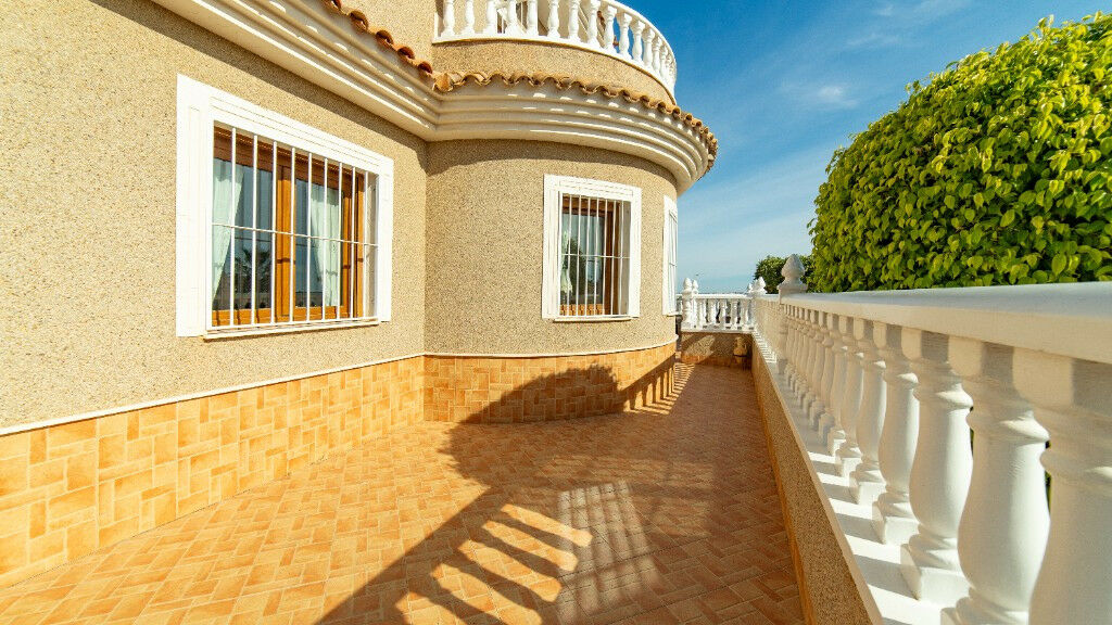 Detached Villa Los Altos Alicante - image 36