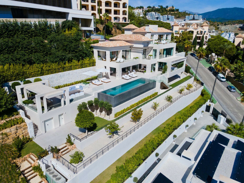 Detached Villa La Quinta Málaga - image 37