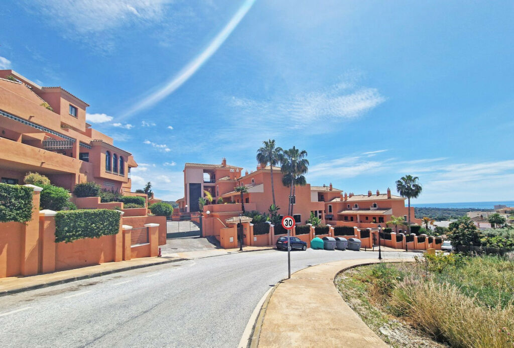 Penthouse Elviria Málaga - image 37