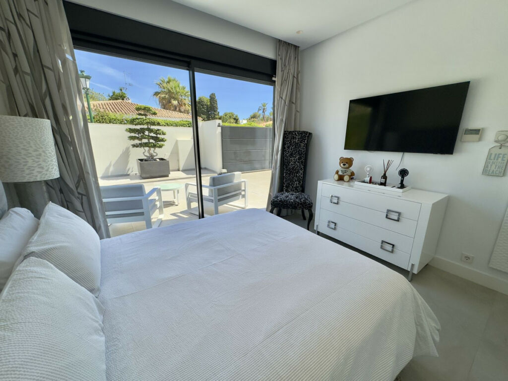 Detached Villa Los Monteros Málaga - image 36