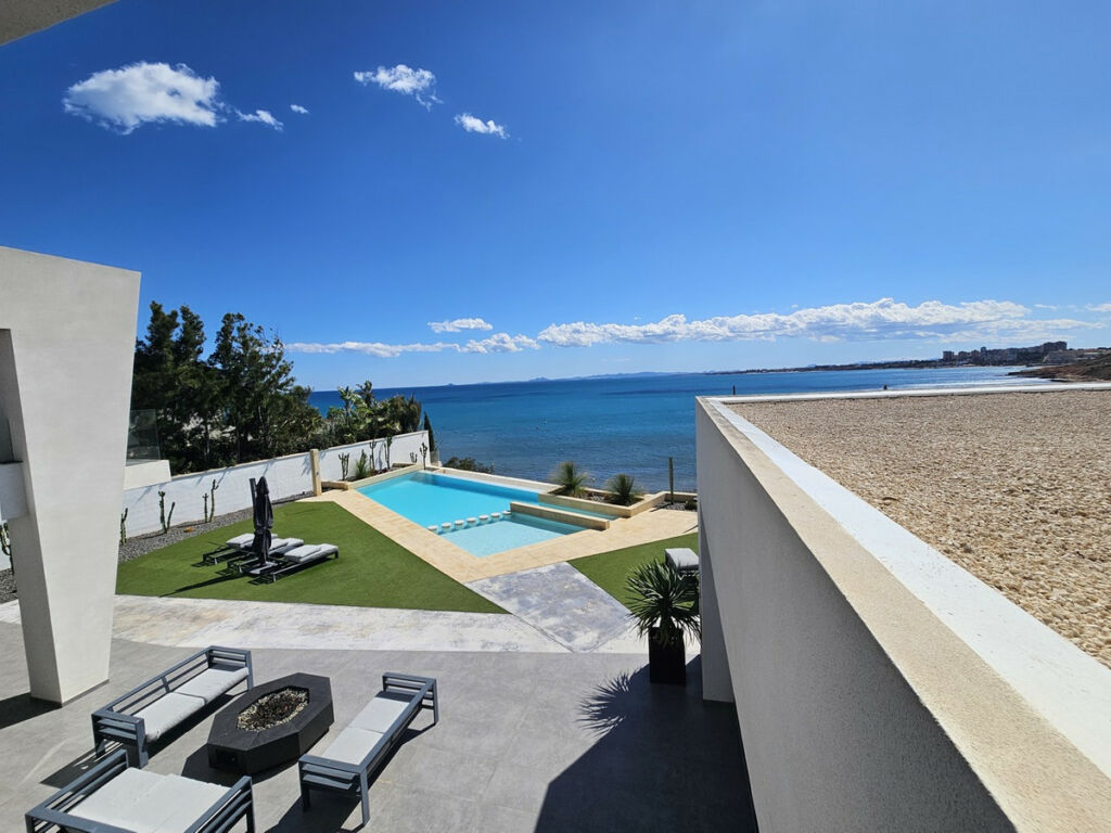 Detached Villa Cabo Roig Alicante - image 37