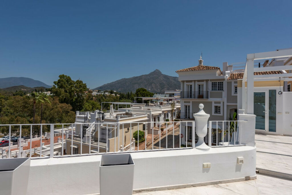 Townhouse Nueva Andalucía Málaga - image 38
