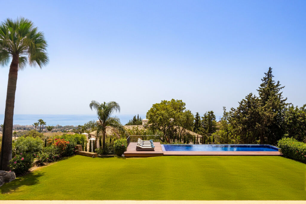 Detached Villa The Golden Mile Málaga - image 38