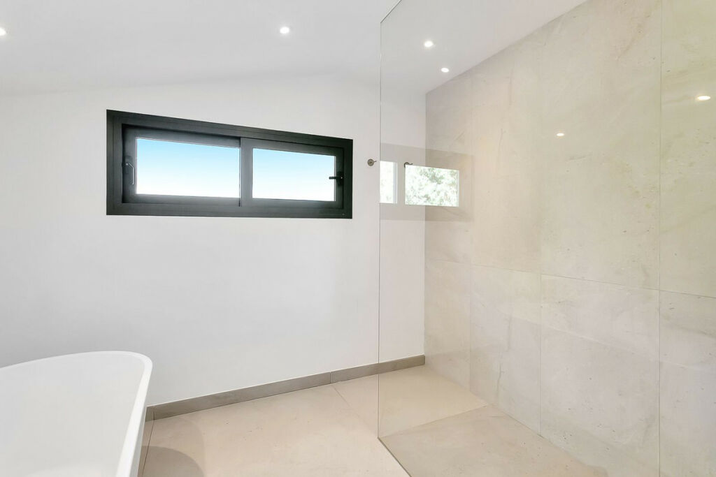 Detached Villa Cabopino Málaga - image 38