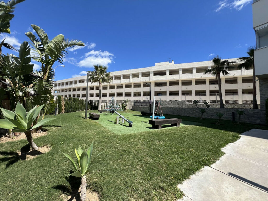Middle Floor Apartment Fuengirola Málaga - image 39