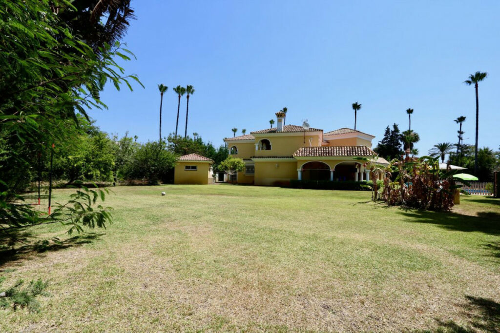Detached Villa Sotogrande Costa Cádiz - image 39