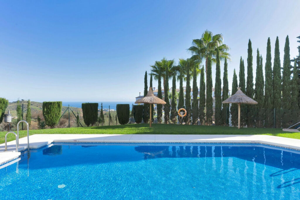 Penthouse Calahonda Málaga - image 40