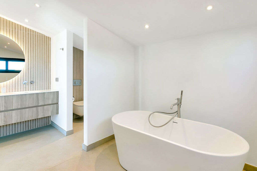 Detached Villa Cabopino Málaga - image 39