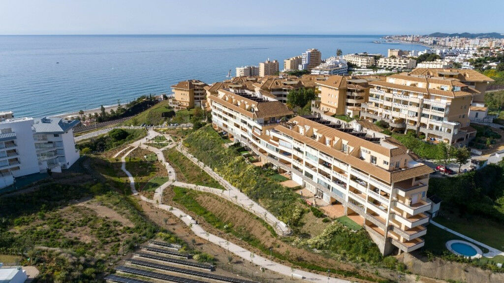 Middle Floor Apartment Carvajal Málaga - image 39