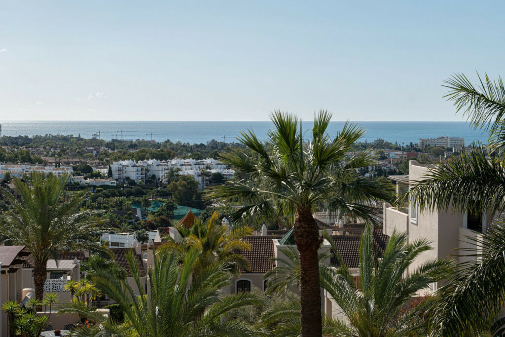 Middle Floor Apartment El Paraiso Málaga - image 39