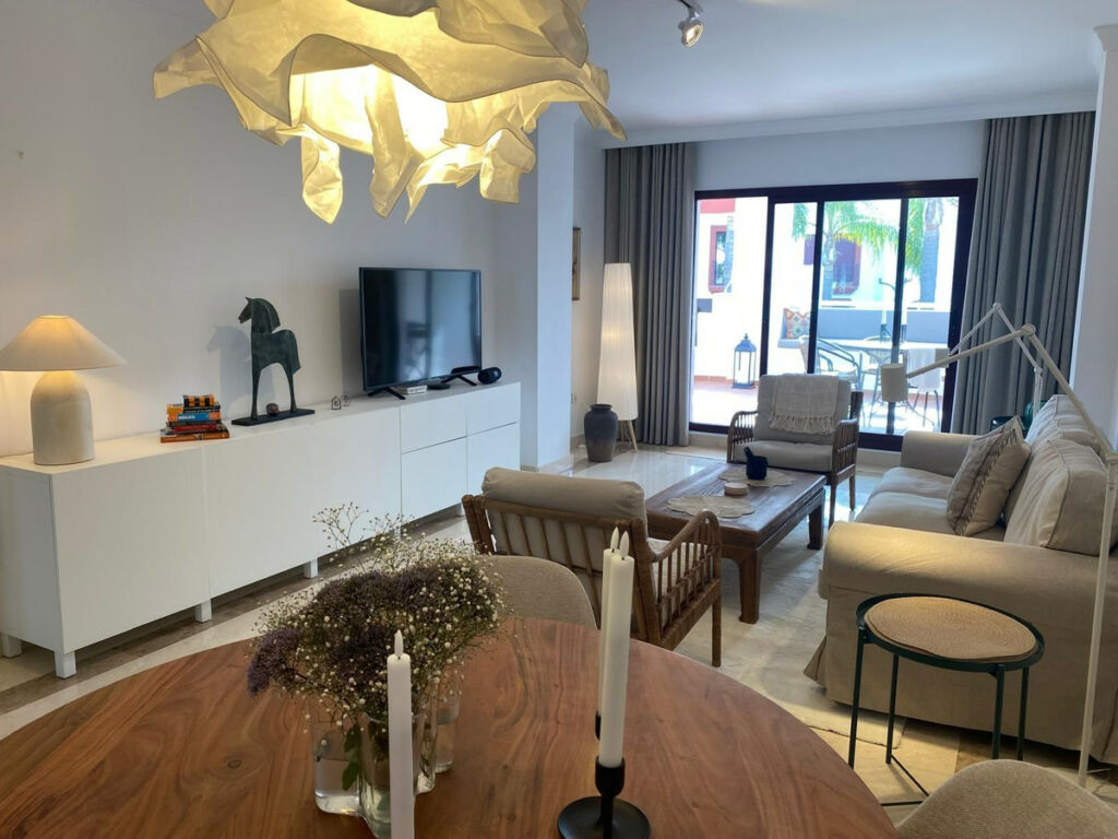 Middle Floor Apartment San Pedro de Alcántara Málaga - image 4