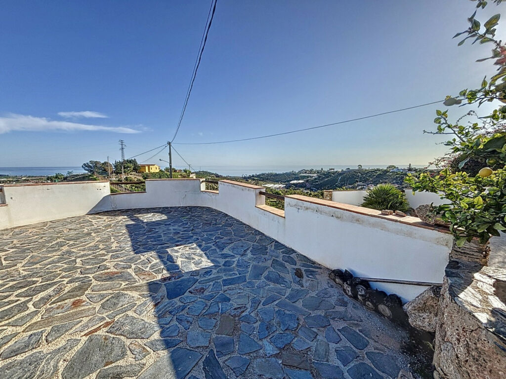 Detached Villa Almayate Málaga - image 4