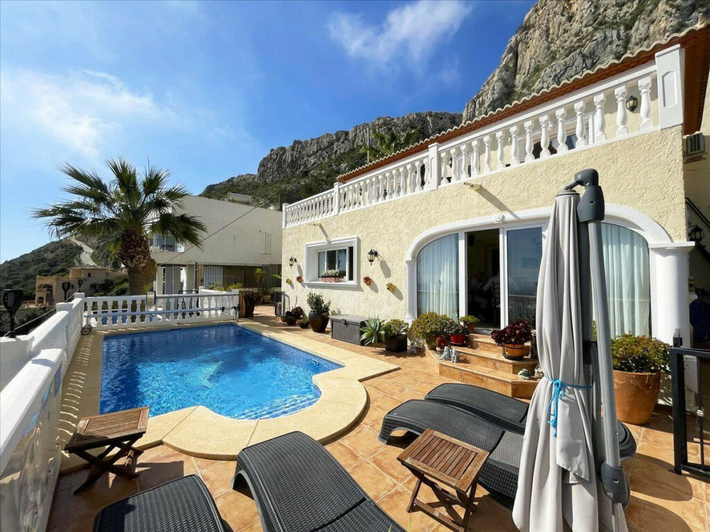 Detached Villa Calpe Alicante - image 4