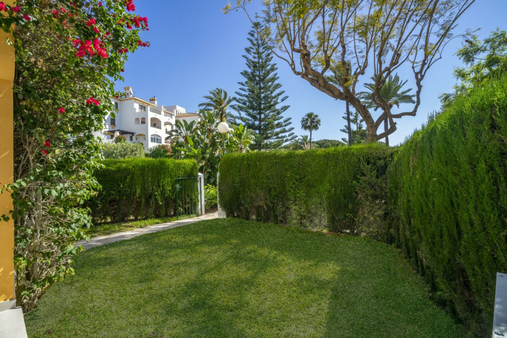 Ground Floor Apartment Nueva Andalucía Málaga - image 4