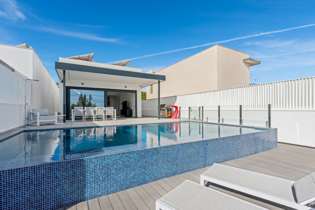 Detached Villa San Miguel de Salinas Alicante - image 4