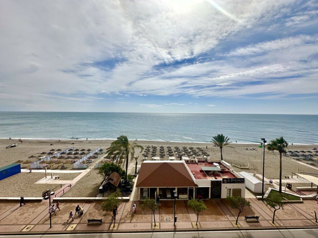Middle Floor Apartment Fuengirola Málaga - image 5