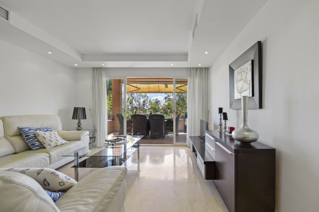 Middle Floor Apartment Marbella Málaga - image 5