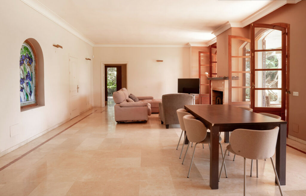 Detached Villa Estepona Málaga - image 4