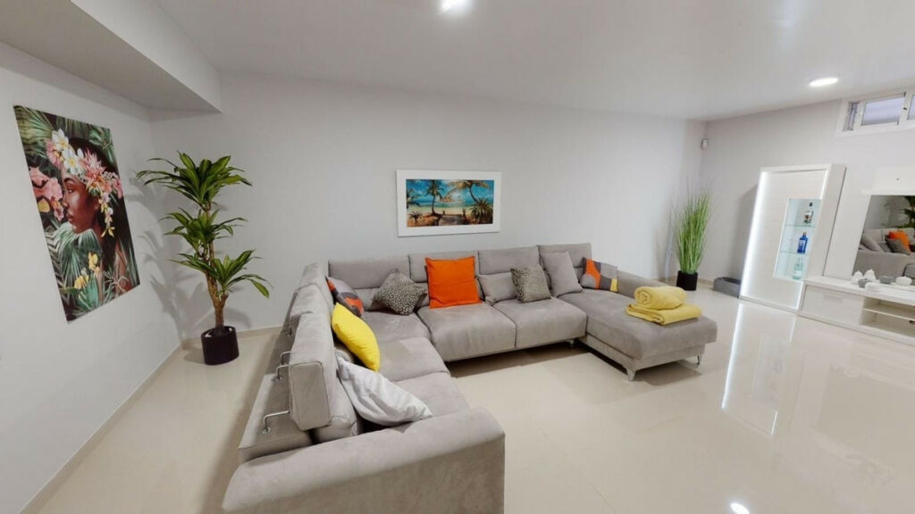 Detached Villa Torrevieja Alicante - image 4