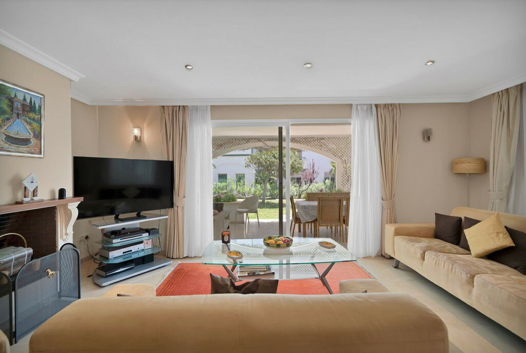 Ground Floor Apartment New Golden Mile Málaga - image 4