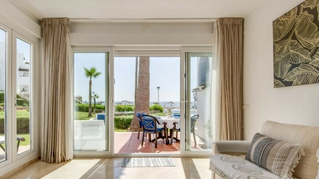 Townhouse Casares Málaga - image 4