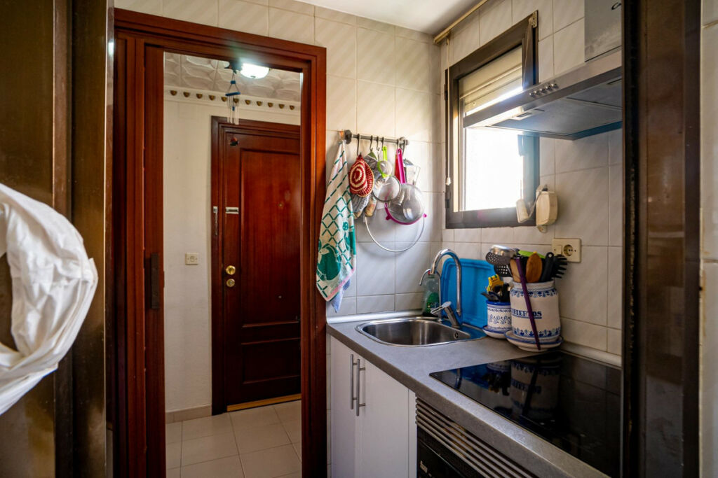 Middle Floor Apartment Benidorm Alicante - image 5