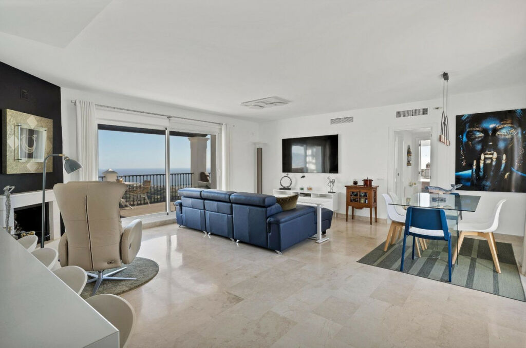 Penthouse Calahonda Málaga - image 5
