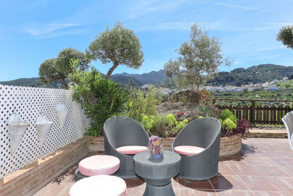 Townhouse Monda Málaga - image 3