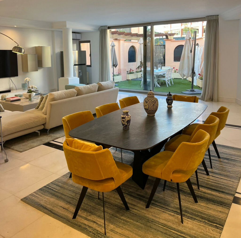 Middle Floor Apartment Puerto Banús Málaga - image 4