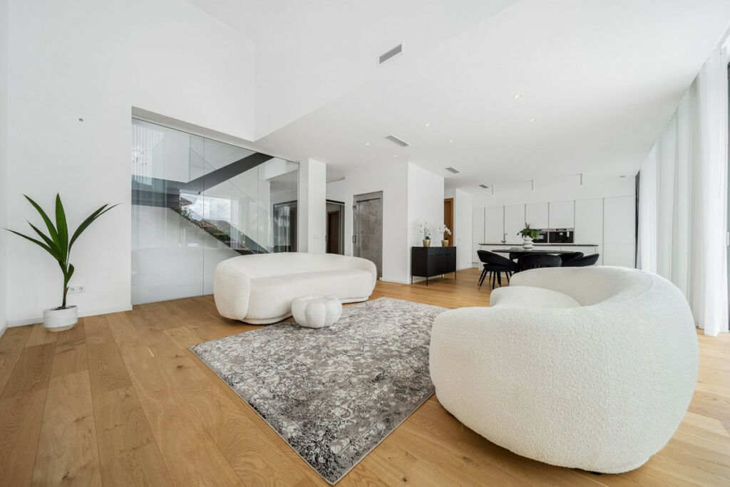 Detached Villa Marbesa Málaga - image 4