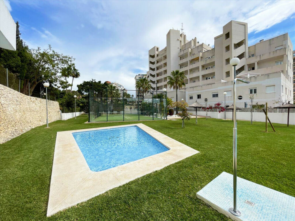Middle Floor Apartment Calpe Alicante - image 4