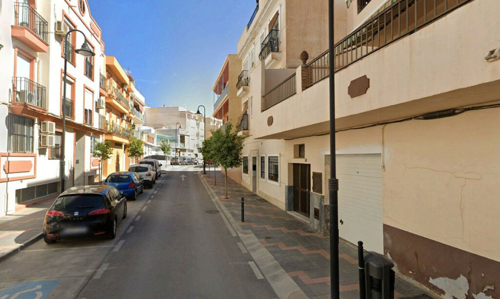 Ground Floor Apartment Las Lagunas Málaga - image 4