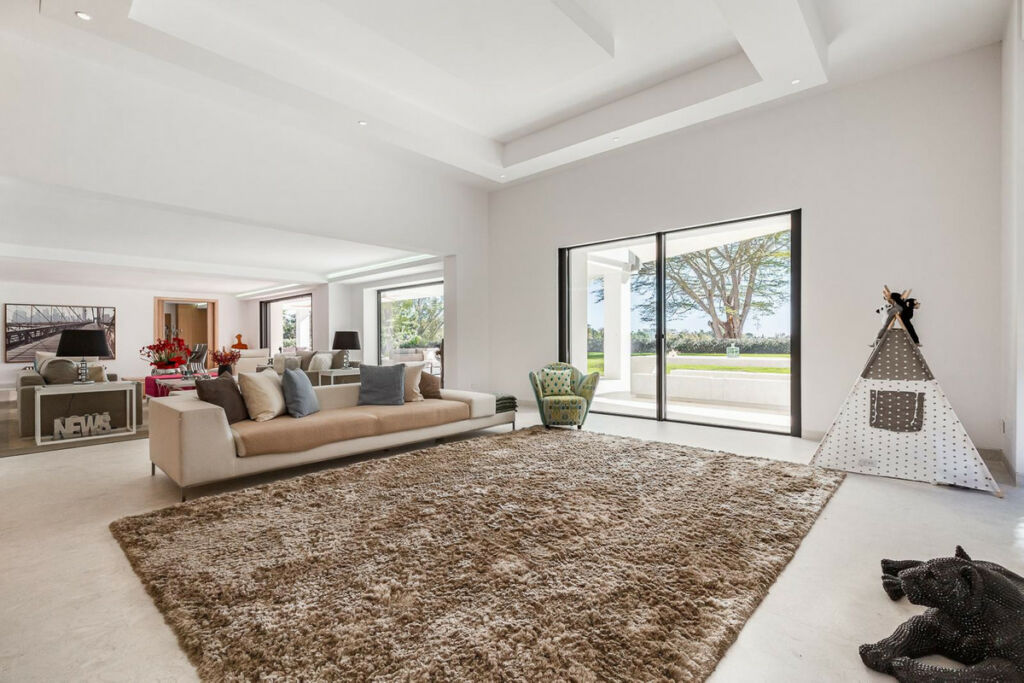 Detached Villa Benahavís Málaga - image 4