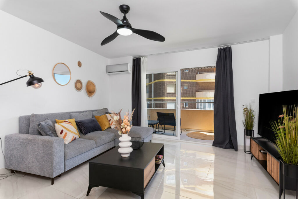 Middle Floor Apartment La Zenia Alicante - image 4