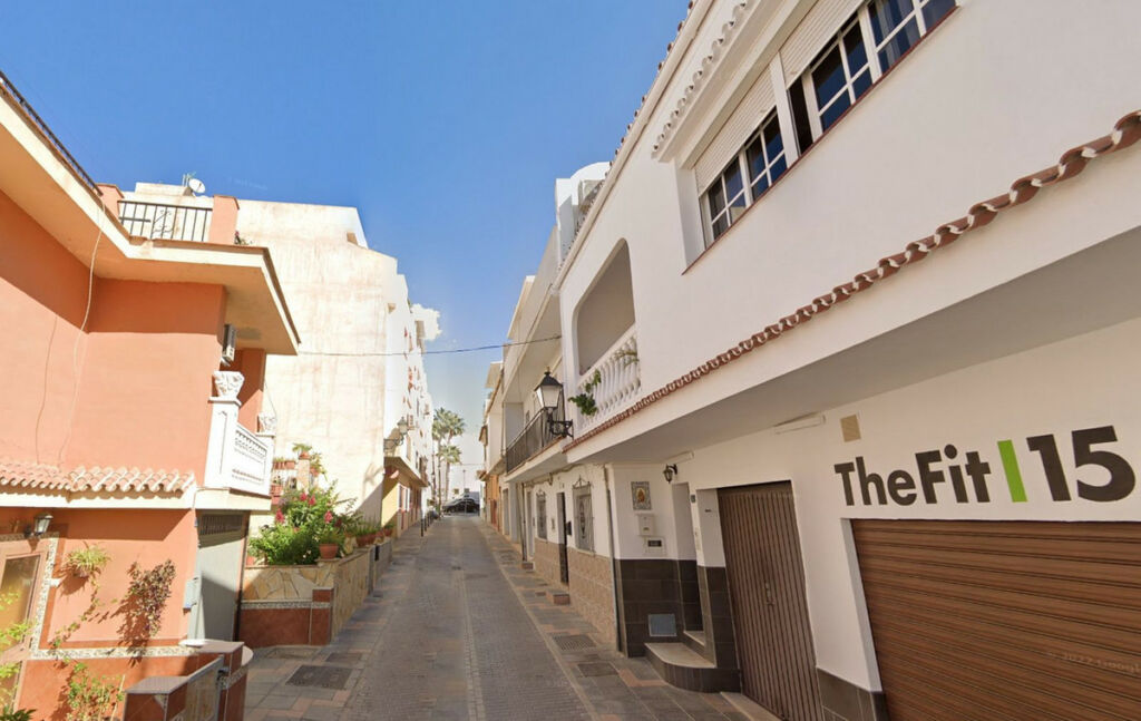 Ground Floor Apartment Las Lagunas Málaga - image 4