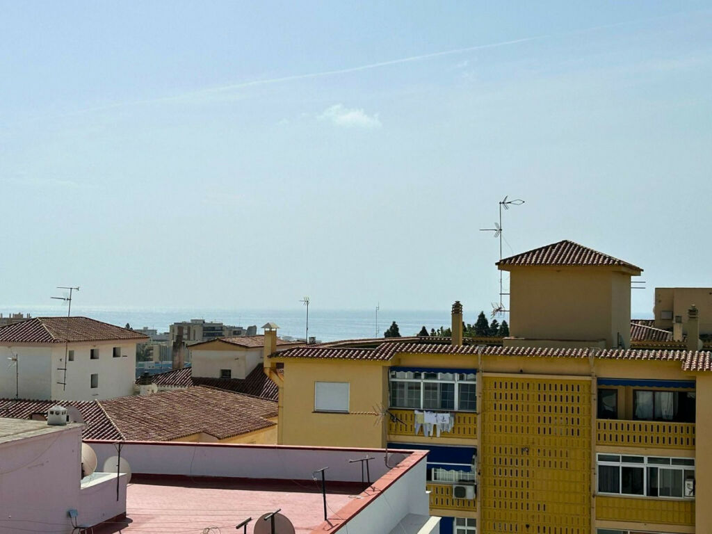 Top Floor Apartment Marbella Málaga - image 4