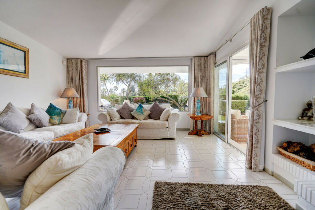 Semi-Detached House Miraflores Málaga - image 4