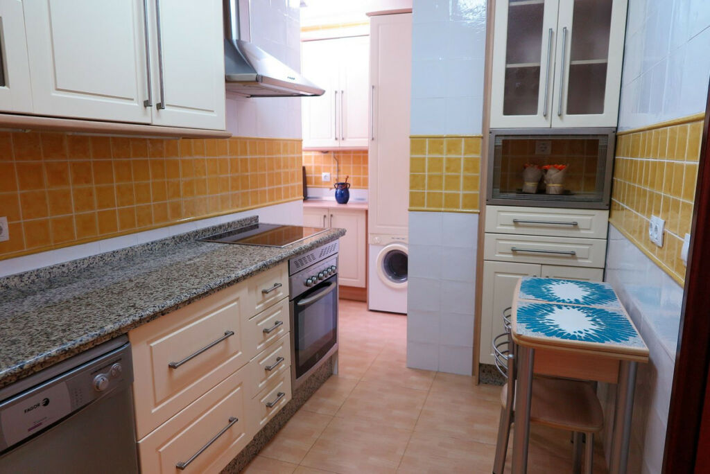 Top Floor Apartment Fuengirola Málaga - image 4