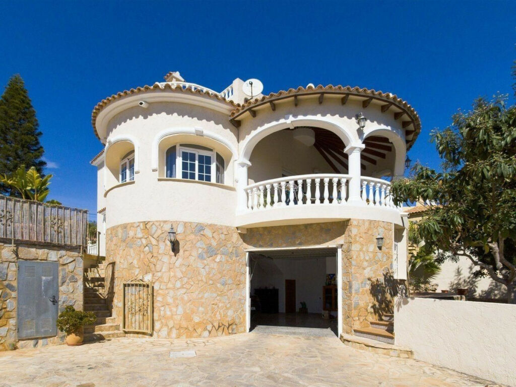 Detached Villa Calpe Alicante - image 4
