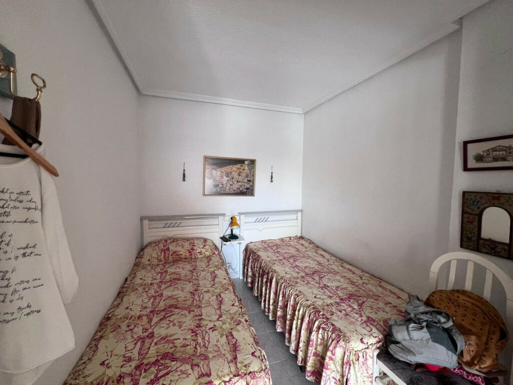 Middle Floor Apartment Benidorm Alicante - image 4