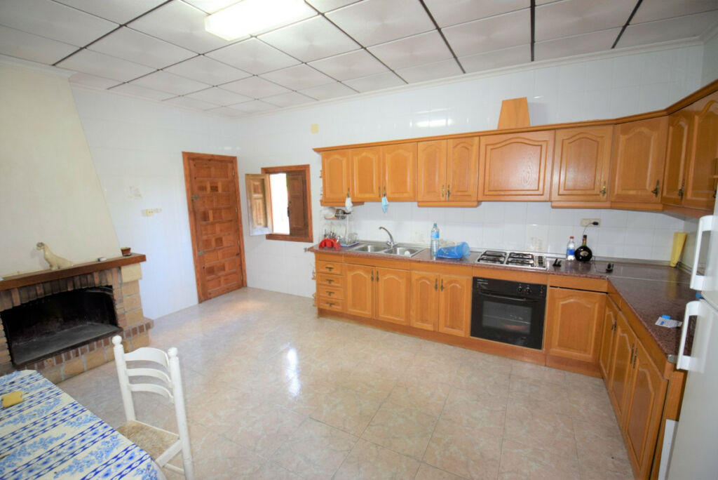 Detached Villa Catral Alicante - image 4