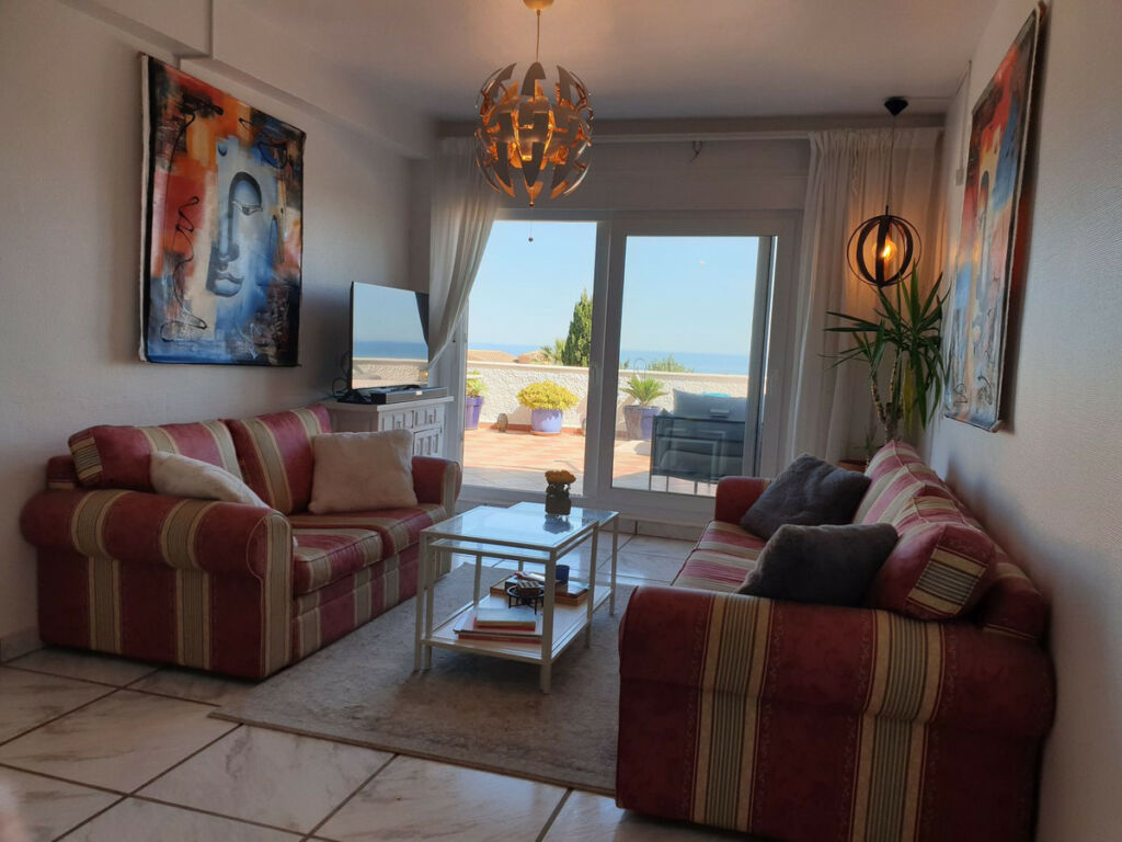 Middle Floor Apartment Benalmadena Málaga - image 4