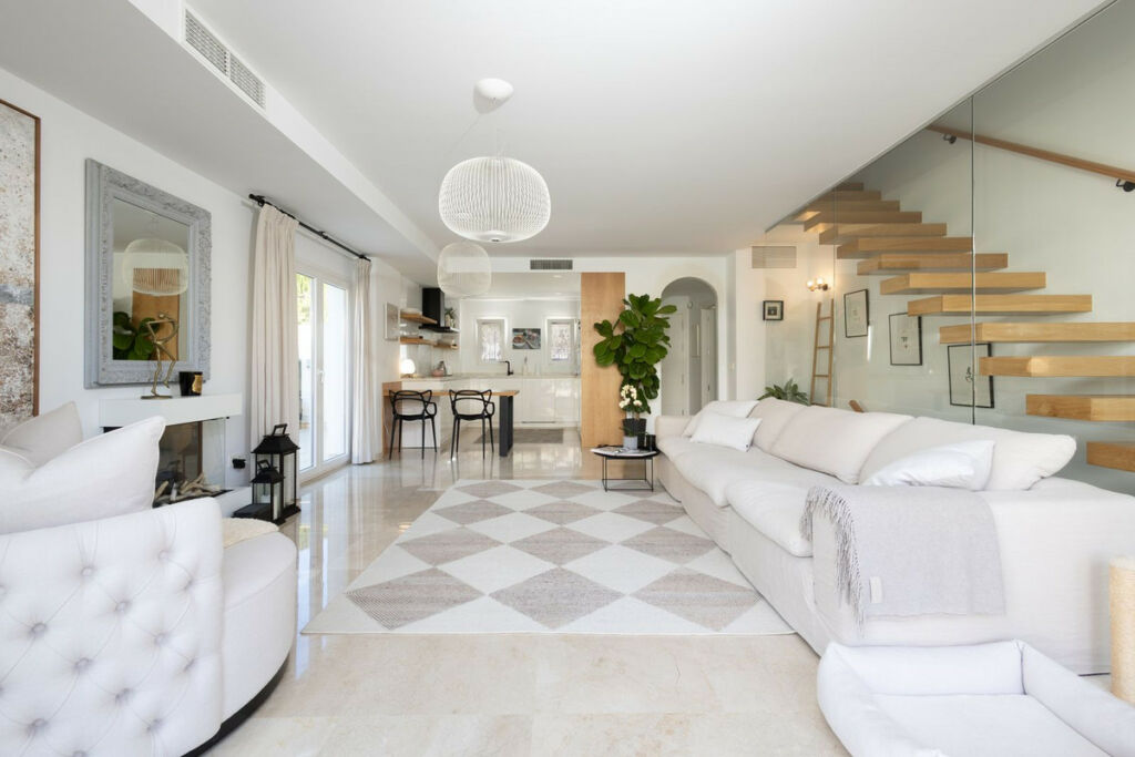 Semi-Detached House Calahonda Málaga - image 8